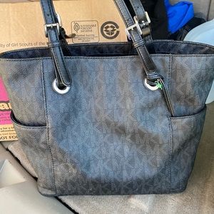 MK tote